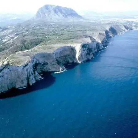 La Cenia